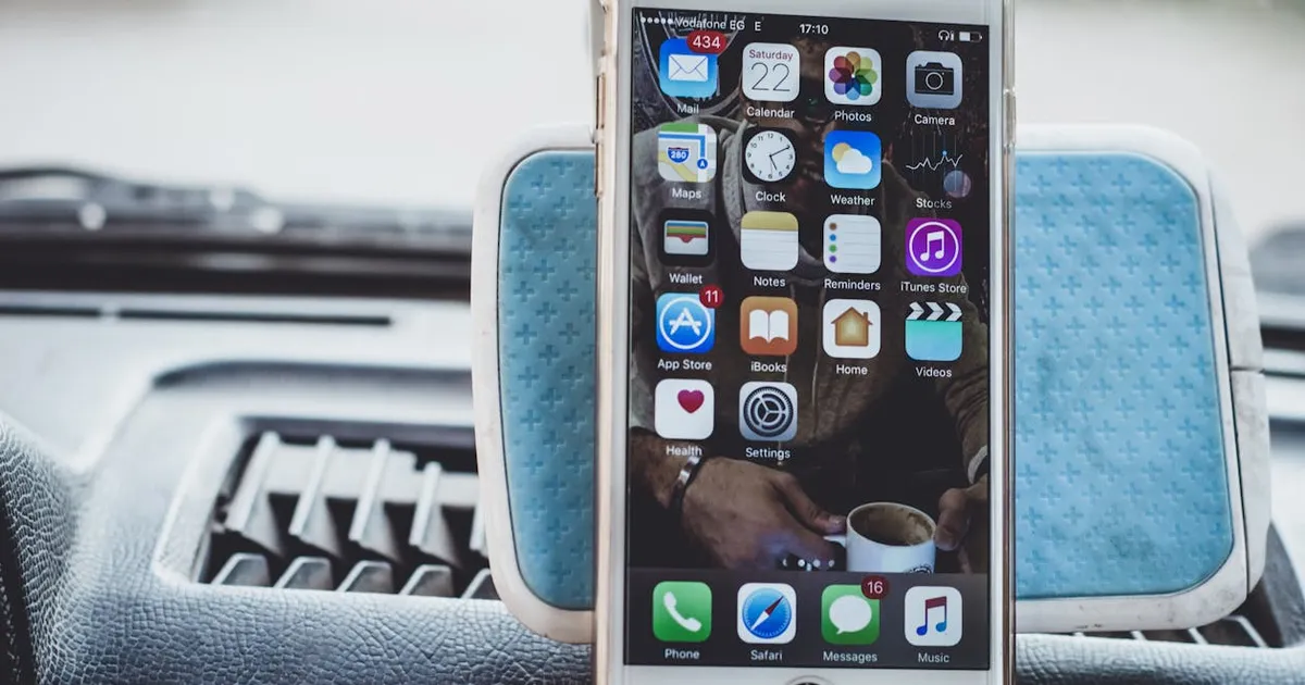 Panduan download APK Luxury138 di smartphone Android dengan tampilan instalasi
